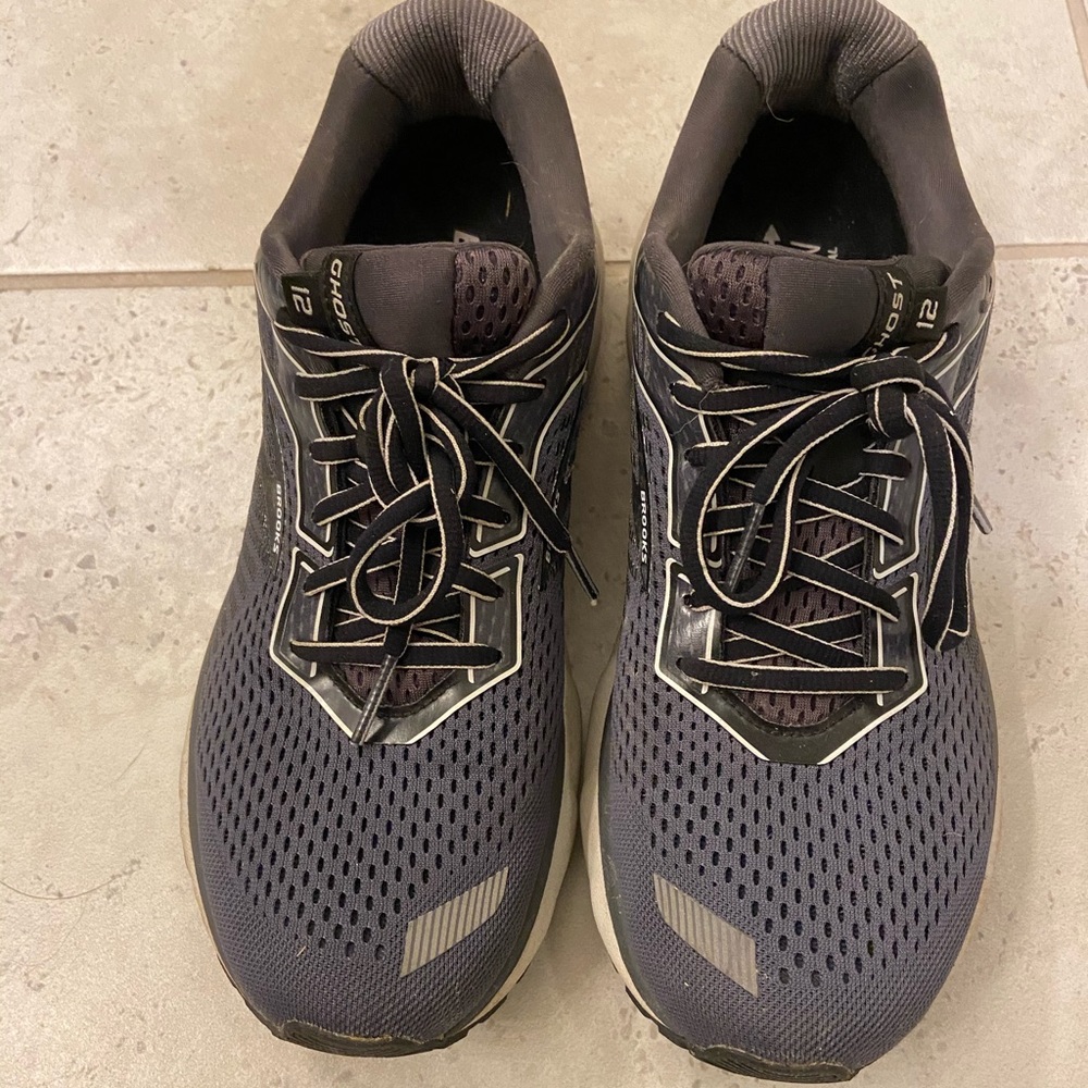 Men’s brooks ghost 12 size 9.5